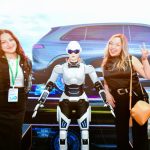 Foto: Robot AiMOGA Tampil Memukau Sebagai Asisten Cerdas di Chery 4S Store Malaysia. (Dok. Chery Indonesia)