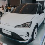 Teks foto: Salah satu produk mobil listrik buatan Neta yakni Neta V-II, tawarkan program menarik calon pembeli. (Dok. Neta Auto Indonesia)