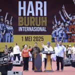 Teks foto: Presiden Prabowo Subianto hadir dalam acara peringatan Hari Buruh Internasional Tahun 2025 yang diselenggarakan di kawasan Monumen Nasional (Monas), Jakarta, pada Kamis, (1/5/2025) (Setkab.go.id)