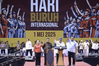 Teks foto: Presiden Prabowo Subianto hadir dalam acara peringatan Hari Buruh Internasional Tahun 2025 yang diselenggarakan di kawasan Monumen Nasional (Monas), Jakarta, pada Kamis, (1/5/2025) (Setkab.go.id)