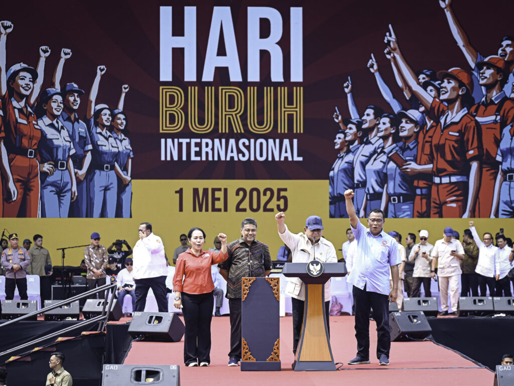 Teks foto: Presiden Prabowo Subianto hadir dalam acara peringatan Hari Buruh Internasional Tahun 2025 yang diselenggarakan di kawasan Monumen Nasional (Monas), Jakarta, pada Kamis, (1/5/2025) (Setkab.go.id)