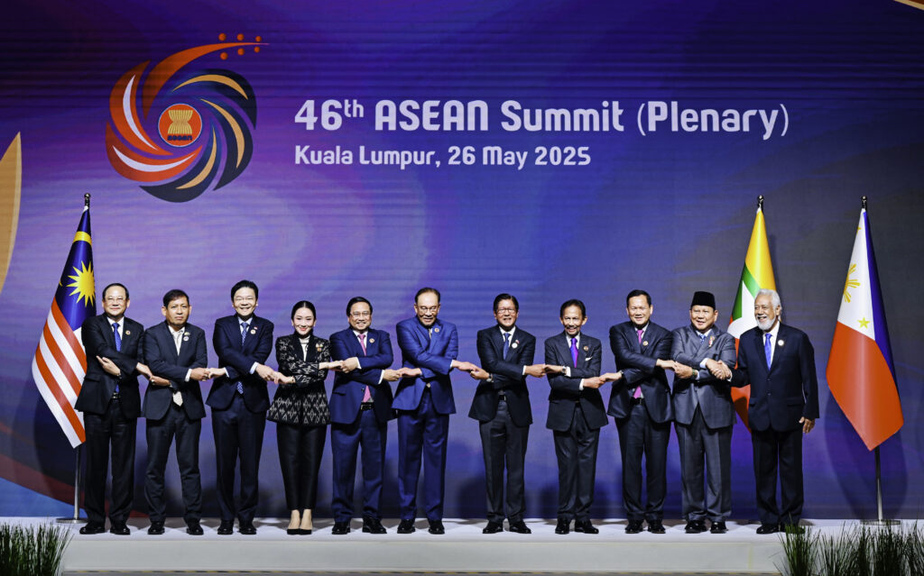 Teks foto: Presiden RI Prabowo Subianto hadir pembukaan Konferensi Tingkat TInggi (KTT) ASEAN ke-46 di Kuala Lumpur, Malaysia, bersama para pemimpin negeara se-ASEAN. Senin (26/5/2025). (Dok. BPMI Setpres)