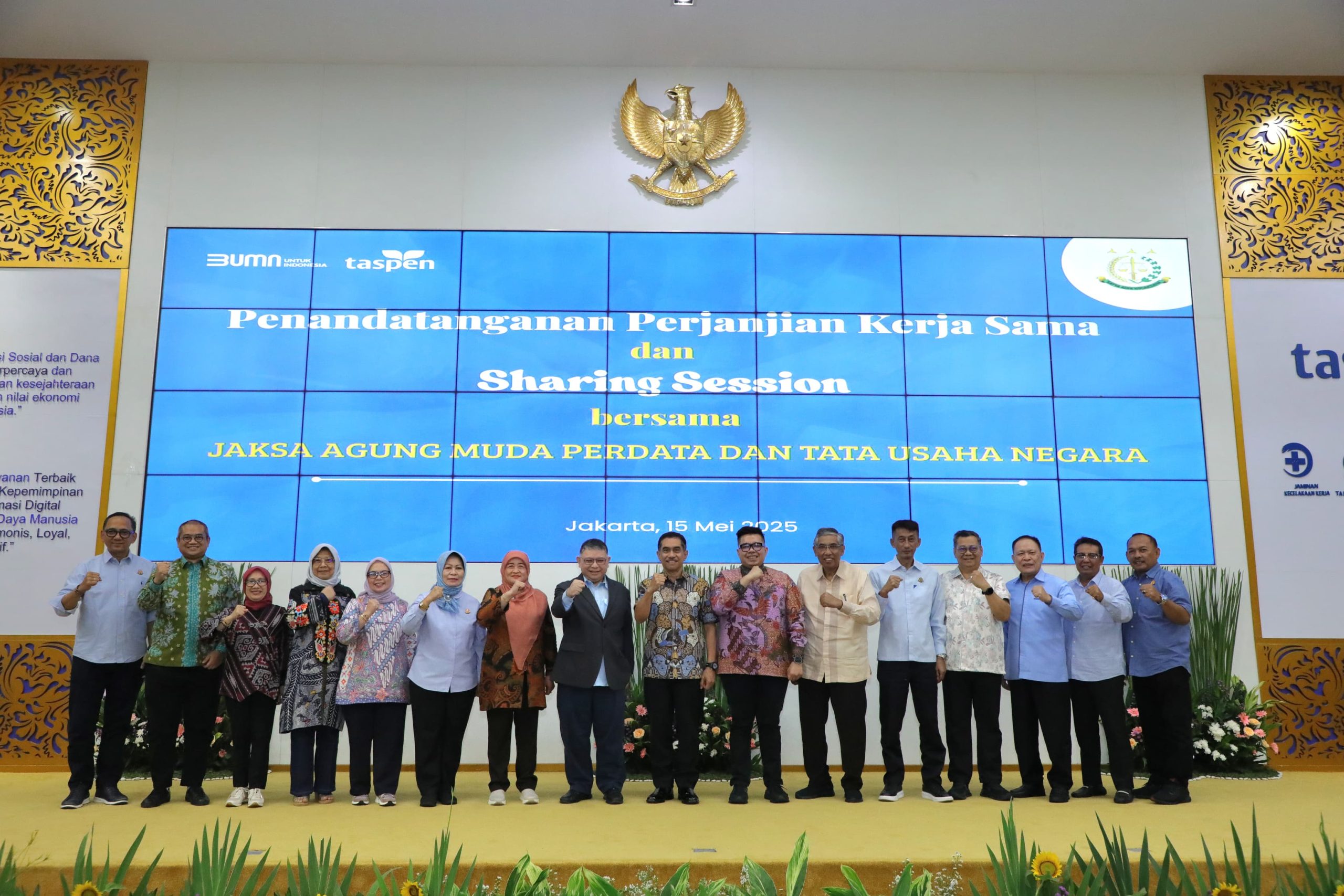 Teks Foto: Jamdatun Kejagung Narendra Jatna menghadiri kerjasama penandatanganan (MoU) dengan PT Taspen pengawasan jaminan sosial Pegawai Negeri Sipil (PNS) di Kantor PT Taspen, Jakarta Pusat. (Dok. Puspenkum Kejagung)