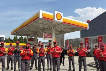 Teks foto: Shell Indonesia dijual dan ganti pemilik, pihak Shell tetap pastikan beroperasi SPBU. (Instagram: shell_indonesia)