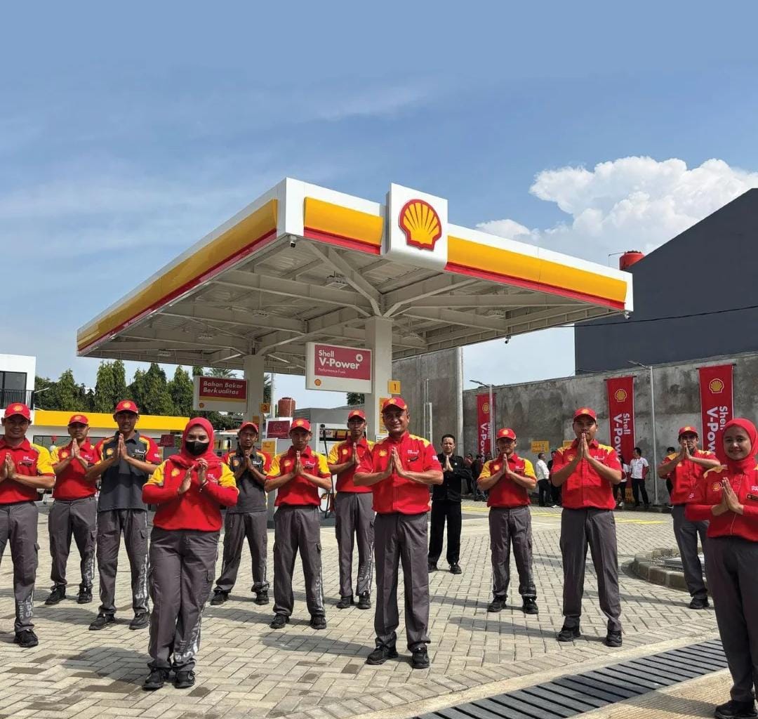 Teks foto: Shell Indonesia dijual dan ganti pemilik, pihak Shell tetap pastikan beroperasi SPBU. (Instagram: shell_indonesia)