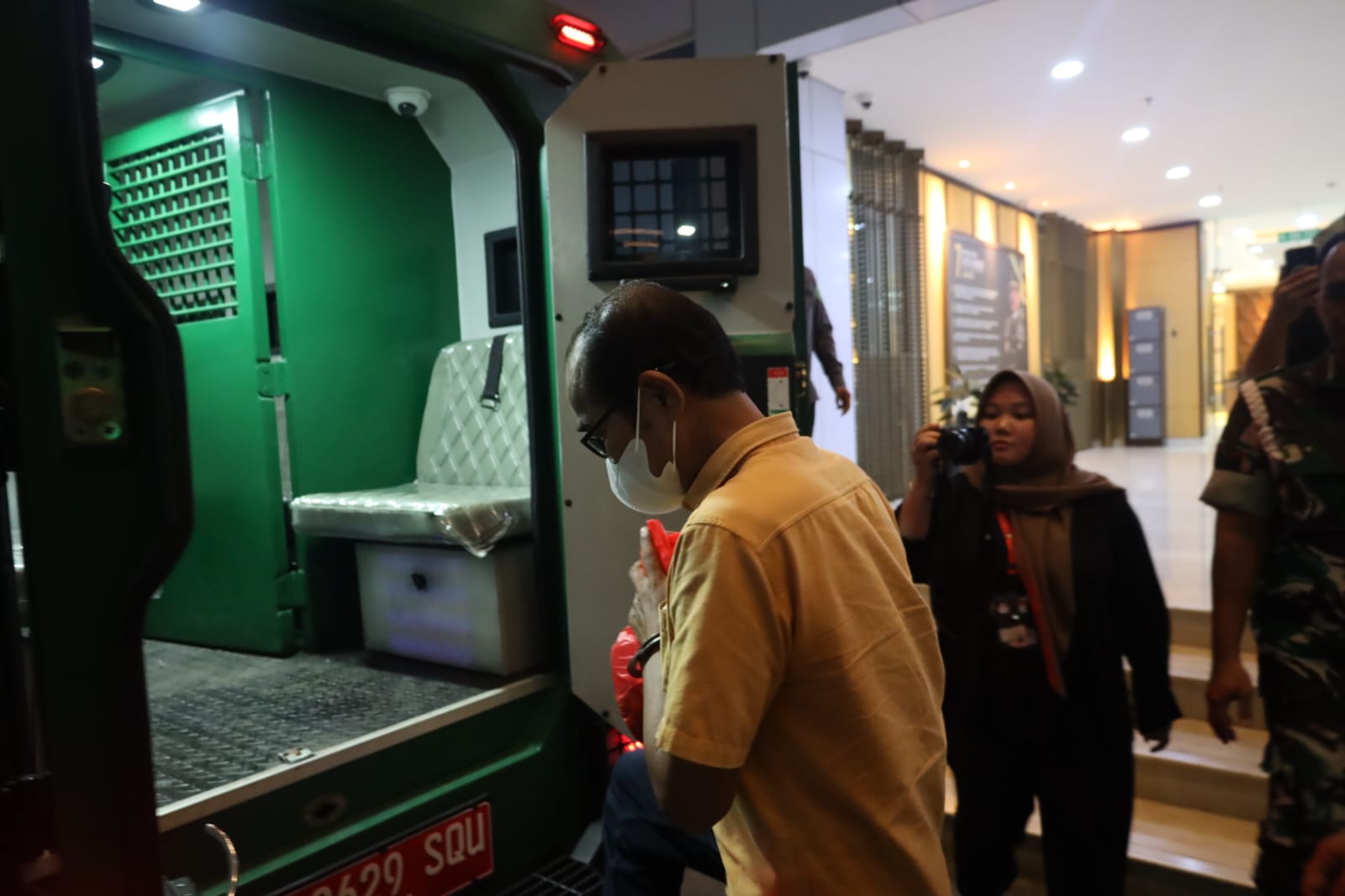 Teks foto: Pria berinisial LSN mengaku wartawan diduga memeras seorang Jaksa Kejaksaan Tinggi DKI Jakarta langsung diamankan dan diproses ke Polda Metro Jaya. (Dok. Kejati Jakarta)