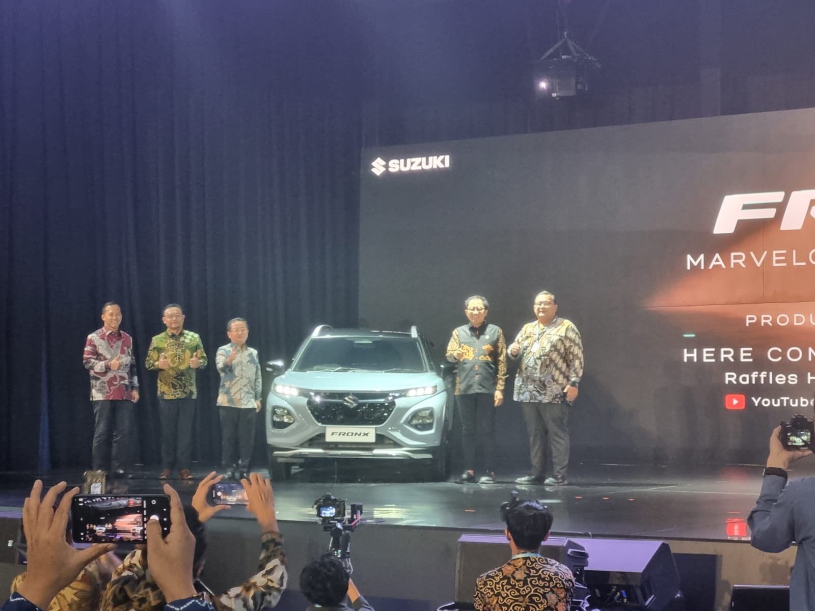 Teks foto: Mobil Suzuki Fronx Resmi dijual dan diproduksi di Pabrik Suzuki Indonesia di Cikarang, Kabupaten Bekasi, Jawa Barat. (Dok. Aksipembaruan.com)