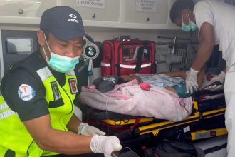 Teks foto: Bripda Josua Ridwan Oberlin Nainggolan, 22, diserang oleh Orang Tak Dikenal (OTK) di lingkungan RSUD Dekai, Yahukimo, Papua Pegunungan usai membesuk pacar. (Dok. Divhumas Polri)