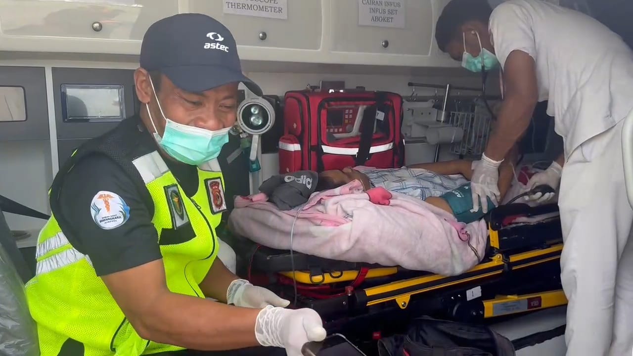 Teks foto: Bripda Josua Ridwan Oberlin Nainggolan, 22, diserang oleh Orang Tak Dikenal (OTK) di lingkungan RSUD Dekai, Yahukimo, Papua Pegunungan usai membesuk pacar. (Dok. Divhumas Polri)