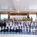 Teks foto: Hyundai Connect – A Day With Hyundai kegiatan lintas budaya interaktif bersama beberapa sekolah. (Dok. Hyundai Indonesia)