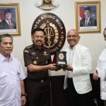 Teks Foto: Jaksa Agung Muda Tindak Pidana Umum (Jampidum) Kejaksaan Agung Prof. Asep N. Mulyana terima audiensi Tim Tumpas bahas premanisme berkedok Ormas. (Dok. Kejagung)