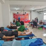 Teks foto: Ratusan warga melakukan aksi donor darah di Apartemen Kalibata City, Pancoran, Jakarta Selatan. (Aksipembaruan.com)