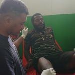 Teks foto: Salah satu warga korban penembakan KKB dilakukan perawatan di Rumah Sakit Papua. (Dok. Divhumas Polri)