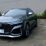 Teks foto: Mobil SUV New Audi Q8 memejeng di Golf Clinic yang diselenggarakan Audi Indonesia. (Dok. Audi Indonesia)