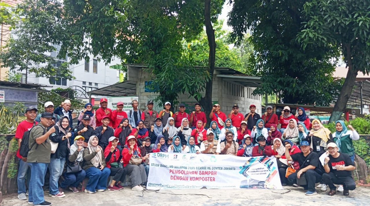 Teks foto: Bridgestone dan Walikota Bekasi Dukung Program Institut STIAMI di Jakut. (Istimewa)