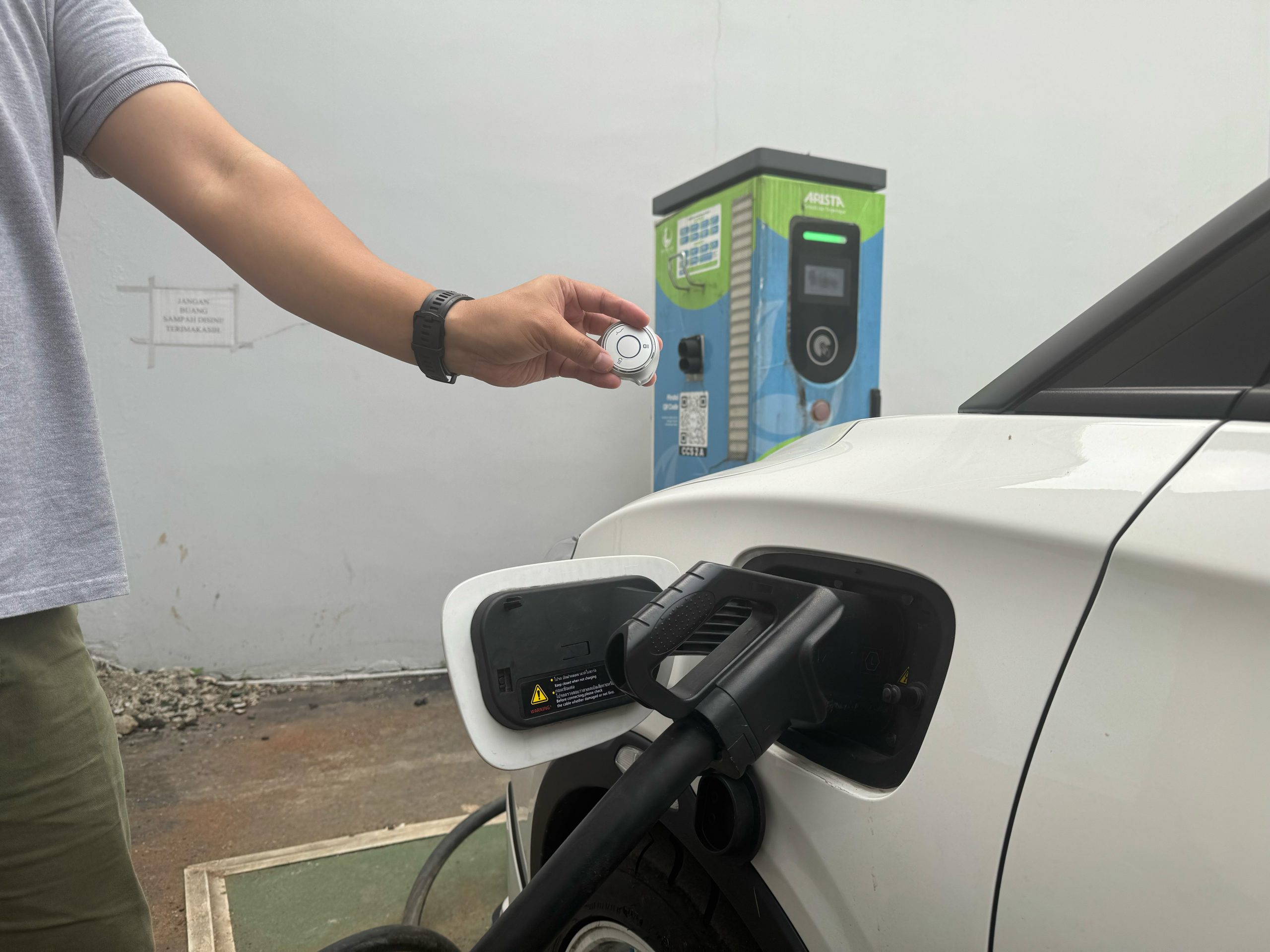 Teks foto: Solusi NETA Charging Tersangkut. (Dok. Neta Auto Indonesia)
