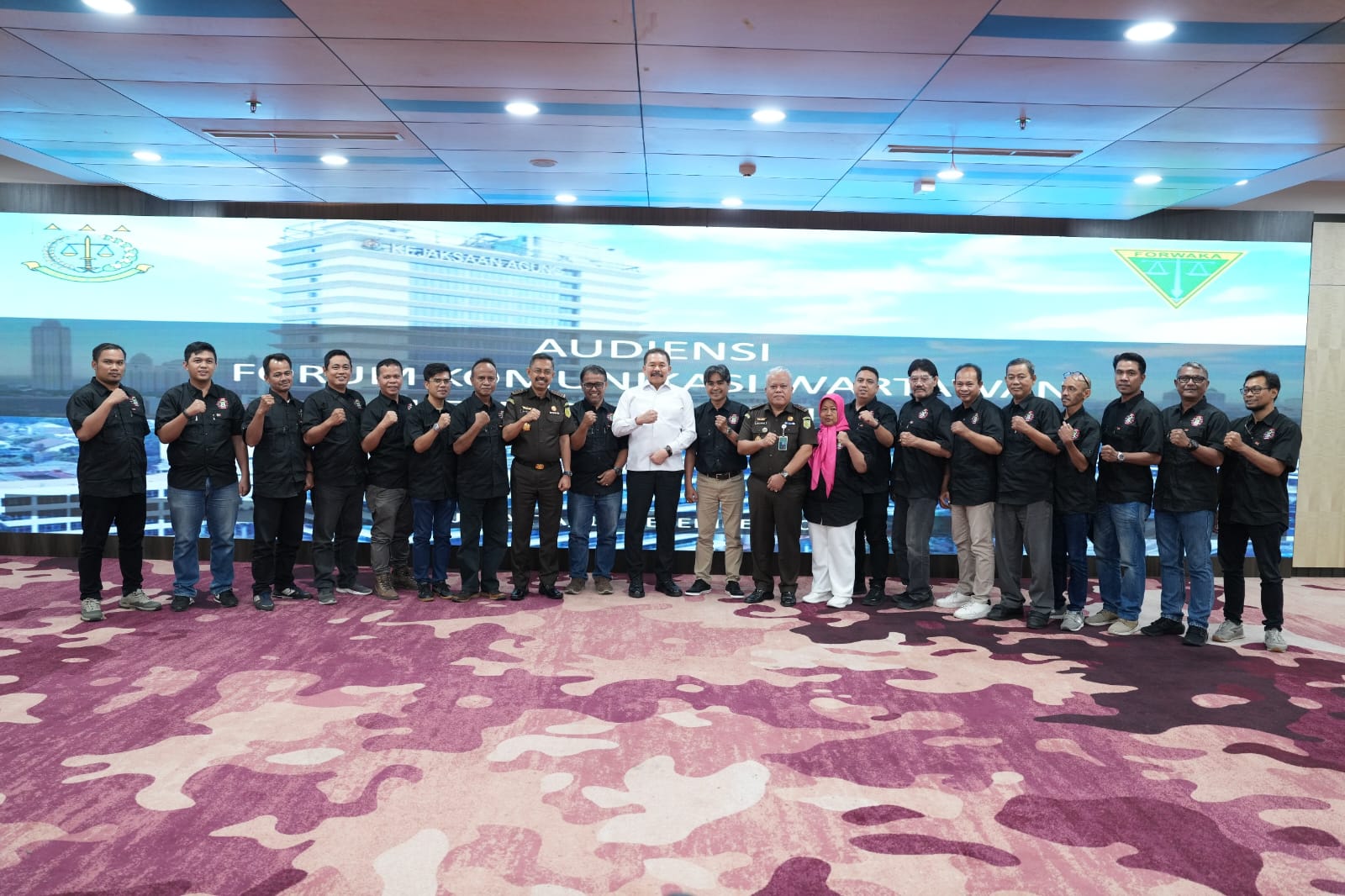 Teks foto: Pengurus Forum Wartawan Kejaksaan Agung (Forwaka) saat beruadiensi Jaksa Agung RI ST Burhanuddin. (Dok. Forwaka)