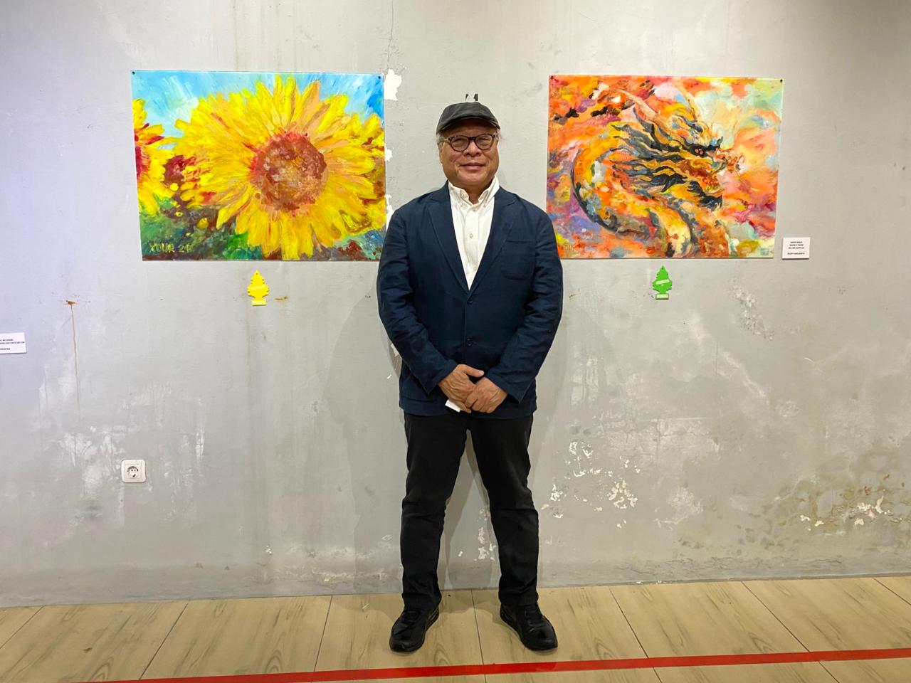 Karya Rudy Harjanto, staf pengajar LSPR Institut Komunikasi dan Bisnis Jakarta lewat pameran seni rupa bertajuk “Idiosinkrasi” di Bandung