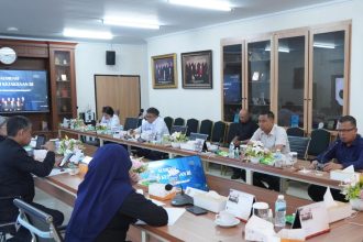 Teks foto: Komisi Kejaksaan (Komjak) RI memanggil Kejaksaan Negeri Jakarta Selatan mengenai status eksekusi terpidana Silfester Matutina. (Dok. Komjak RI) Teks foto: Komisi Kejaksaan (Komjak) RI memanggil Kejaksaan Negeri Jakarta Selatan mengenai status eksekusi terpidana Silfester Matutina. (Dok. Komjak RI)