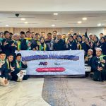 Teks foto: Ribuan Karyawan JNE diberangkatkan ibadah umroh oleh perusahaa. (Dok. JNE)