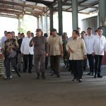 Teks foto: Presiden RI Prabowo Subianto dan Jaksa Agung RI ST Burhanuddin mengecek lokasi perampasan aset korupsi PT Timah di Bangka Belitung. (Dok. Puspenkum Kejagung)