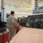 Teks foto: Suasana pamean IIMS Garage Balikpapan 2025 yang digelar Pentacity Mall Balikpapan. (Dok. Dyandra)